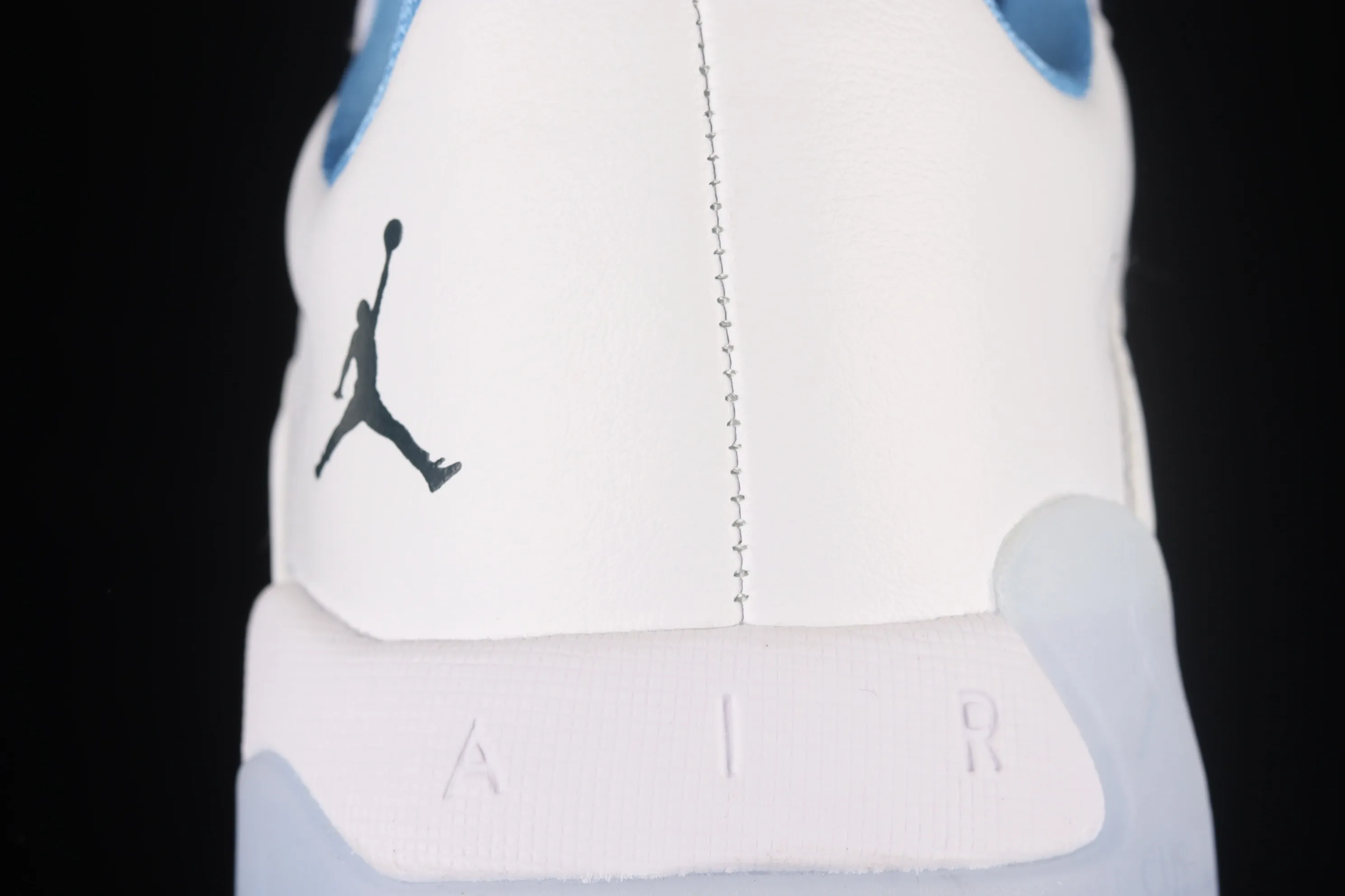 All categories Air Jordan Jordan series basketball shoes Air Jordan 11 Air Jordan 11 CMFT Low AJ11 Joe 11 Legend Blue low-top anti-slip shock-absorbing basketball shoes DO0751-100